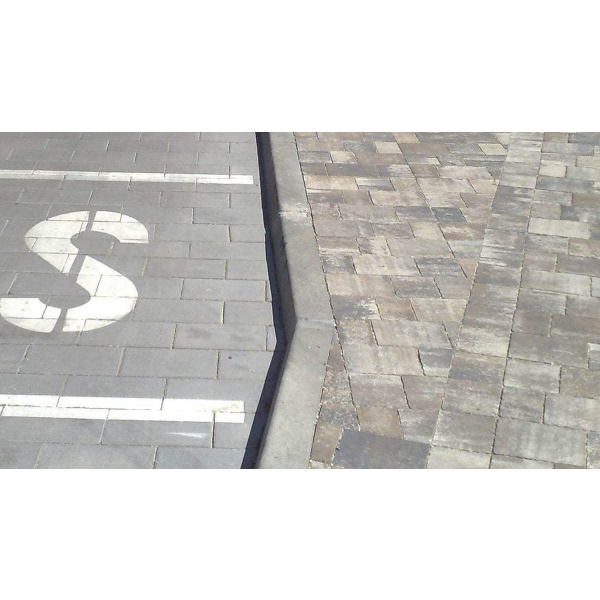 Semmelrock cestovni-rubnjak