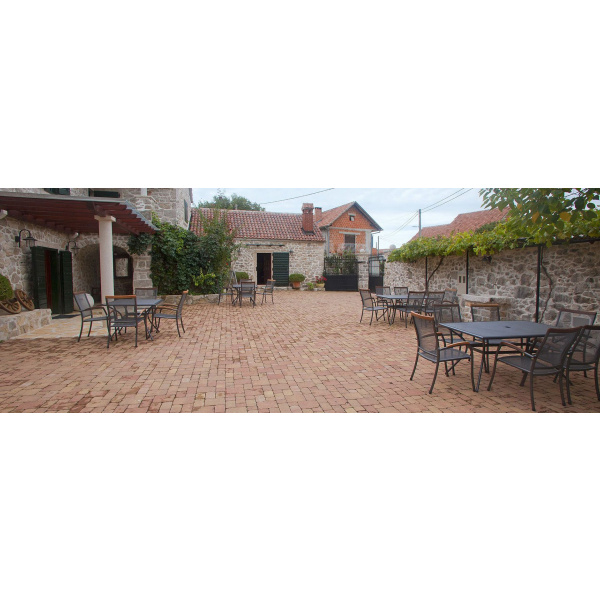 Trialit-stari-grad Trialit-stari-grad